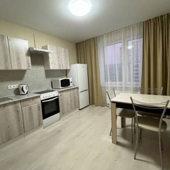 Продается 1-комнатная квартира, 40 м²