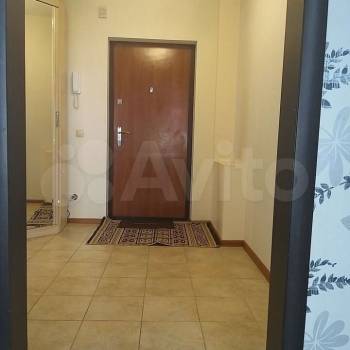 Сдается 1-комнатная квартира, 49 м²