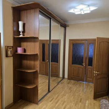 Сдается 2-х комнатная квартира, 96 м²