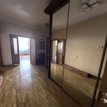 Сдается 2-х комнатная квартира, 96 м²