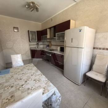 Сдается 2-х комнатная квартира, 96 м²