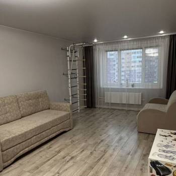 Продается 1-комнатная квартира, 43,3 м²