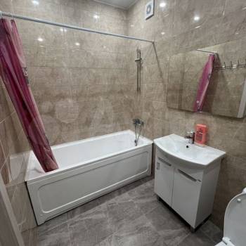 Сдается 2-х комнатная квартира, 65 м²