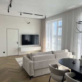 Продается 2-х комнатная квартира, 82 м²