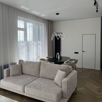 Продается 2-х комнатная квартира, 82 м²