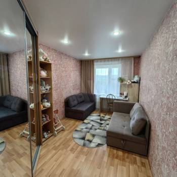 Продается Многокомнатная квартира, 74 м²