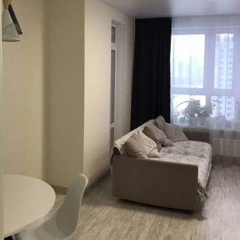 Сдается 1-комнатная квартира, 62 м²