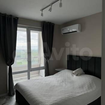 Продается 1-комнатная квартира, 42 м²