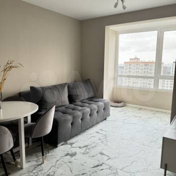 Продается 1-комнатная квартира, 42 м²