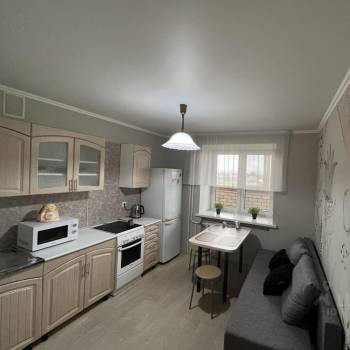 Сдается 1-комнатная квартира, 39 м²