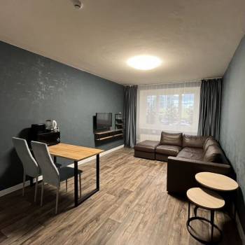 Продается 1-комнатная квартира, 43 м²