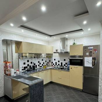 Продается 1-комнатная квартира, 52 м²