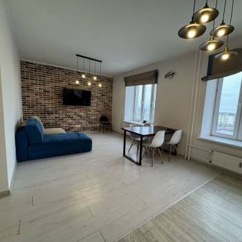 Сдается 2-х комнатная квартира, 81 м²