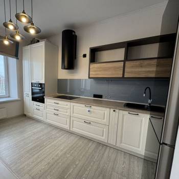 Сдается 2-х комнатная квартира, 81 м²