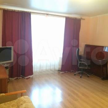 Сдается 1-комнатная квартира, 52 м²