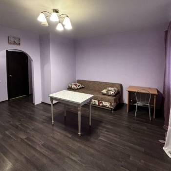 Сдается 1-комнатная квартира, 49 м²