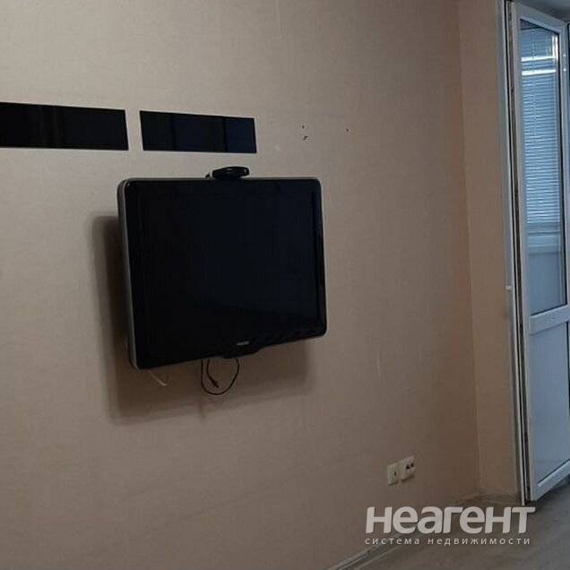 Сдаю 1-к квартиру, Заречный 2 мкр. (пр. Солнечный)