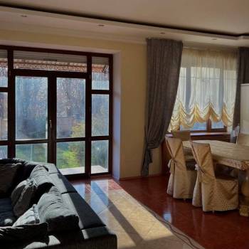 Продается Дом, 284 м²