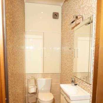 Продается Многокомнатная квартира, 220,9 м²