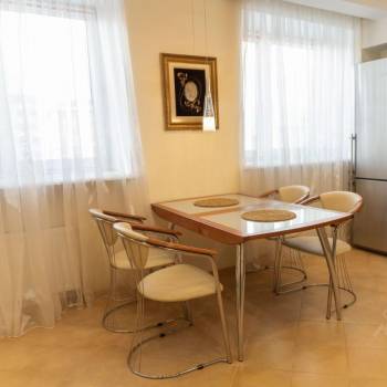 Продается Многокомнатная квартира, 220,9 м²