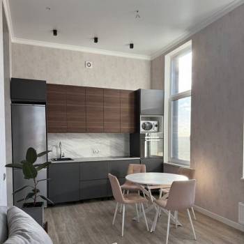 Сдается 1-комнатная квартира, 42 м²
