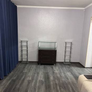 Сдается Многокомнатная квартира, 100 м²