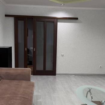 Сдается Многокомнатная квартира, 100 м²