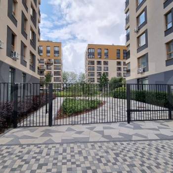 Продается 1-комнатная квартира, 57 м²