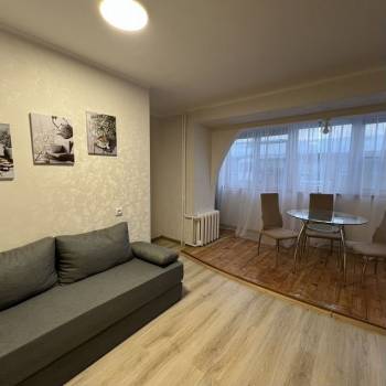 Сдается 1-комнатная квартира, 54 м²