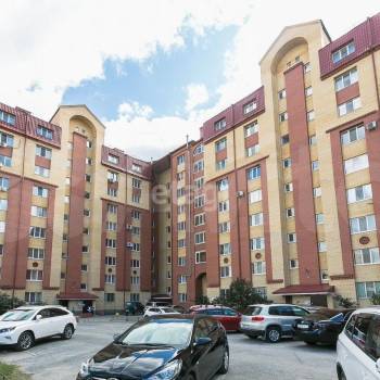 Продается 1-комнатная квартира, 63,9 м²