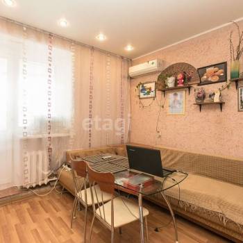 Продается 1-комнатная квартира, 63,9 м²