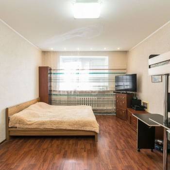 Продается 1-комнатная квартира, 63,9 м²