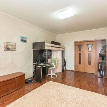 Продается 1-комнатная квартира, 63,9 м²