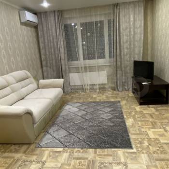 Сдается 1-комнатная квартира, 43 м²