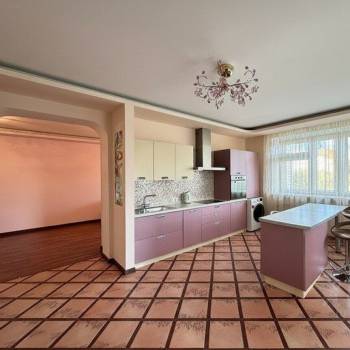 Сдается 2-х комнатная квартира, 83 м²