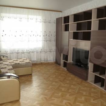 Сдается 1-комнатная квартира, 54 м²