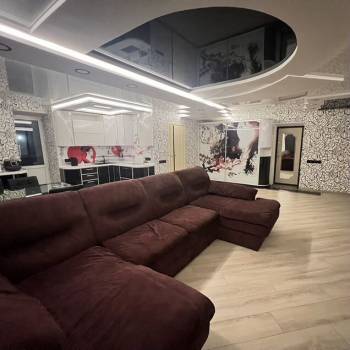 Продается 1-комнатная квартира, 77 м²