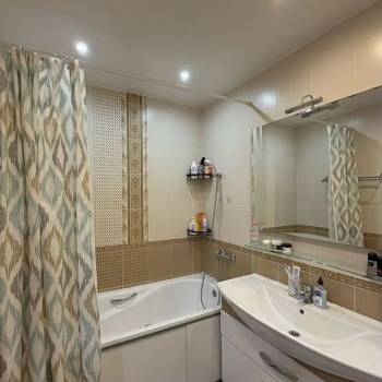 Продается 1-комнатная квартира, 42,5 м²