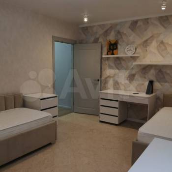 Сдается Многокомнатная квартира, 90 м²