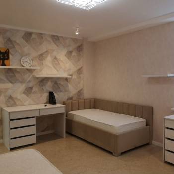 Сдается Многокомнатная квартира, 90 м²