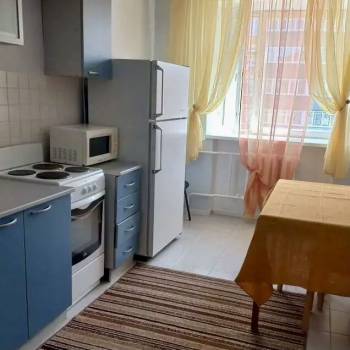 Сдается 1-комнатная квартира, 42 м²