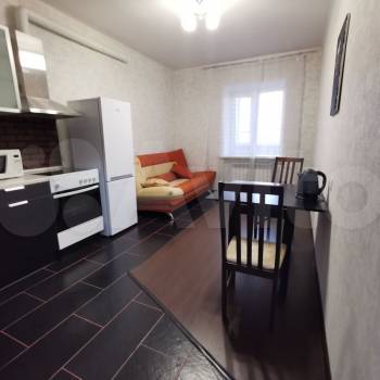 Сдается 1-комнатная квартира, 50 м²