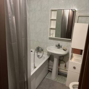 Сдается 1-комнатная квартира, 49 м²