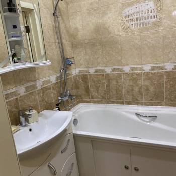 Продается 1-комнатная квартира, 87,7 м²