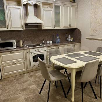 Продается 1-комнатная квартира, 87,7 м²