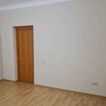 Продается 1-комнатная квартира, 65 м²