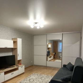 Сдается 1-комнатная квартира, 42 м²