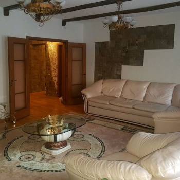 Продается 1-комнатная квартира, 62 м²