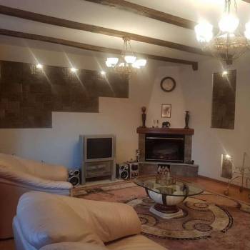 Продается 1-комнатная квартира, 62 м²