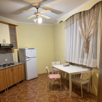 Сдается 1-комнатная квартира, 50 м²